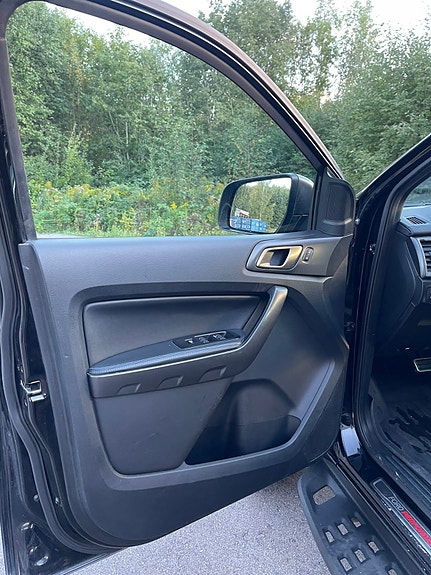 Ford Ranger Raptor 18 of 30