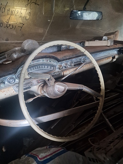 Oldsmobile 88 3 of 7