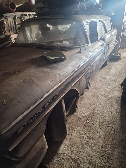 Oldsmobile 88 4 of 7