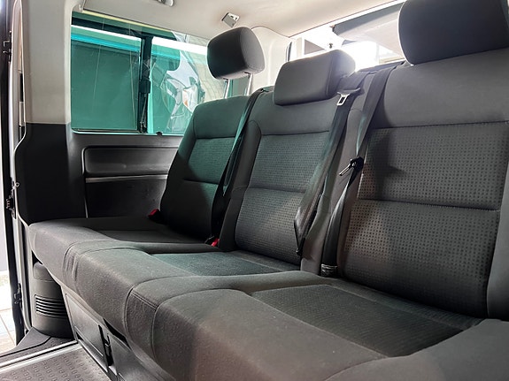 Volkswagen Multivan 19 of 30