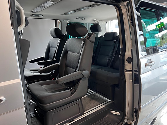 Volkswagen Multivan 20 of 30