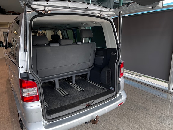 Volkswagen Multivan 13 of 30