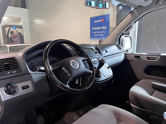 Volkswagen Multivan 23 of 30