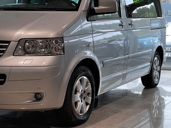 Volkswagen Multivan 6 of 30