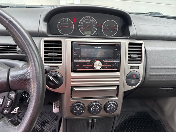 Nissan X-Trail 15 of 22