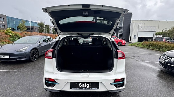 Kia e-Niro 8 of 29