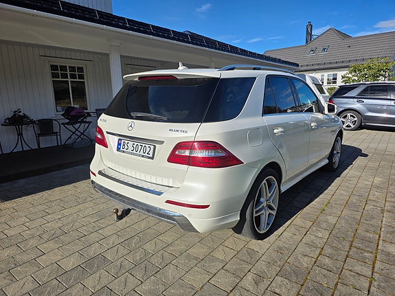 Mercedes-Benz ML350 4 of 29
