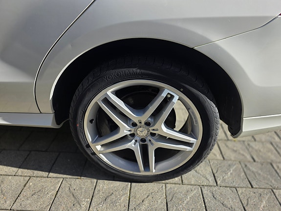 Mercedes-Benz ML350 17 of 29