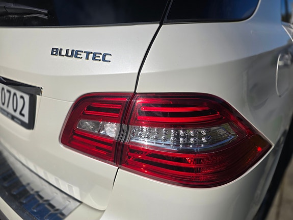 Mercedes-Benz ML350 27 of 29