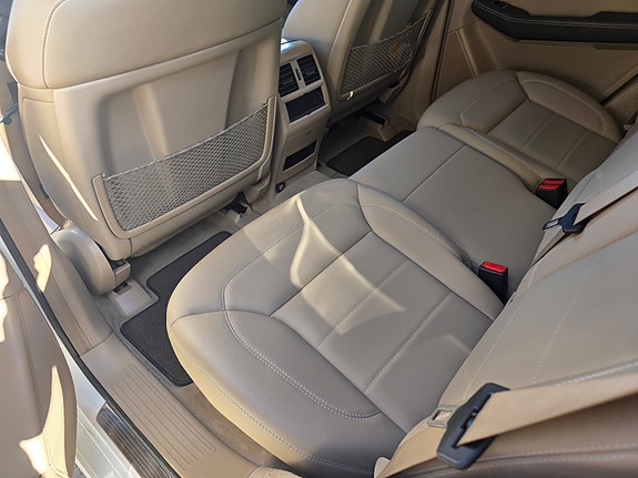 Mercedes-Benz ML350 10 of 29