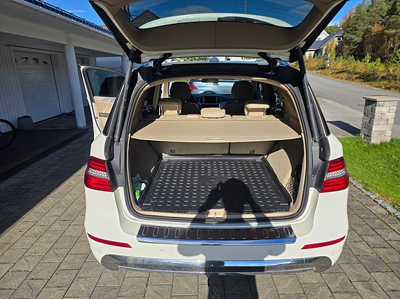 Mercedes-Benz ML350 14 of 29