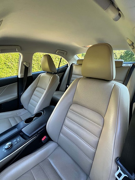 Lexus IS300h 15 of 21
