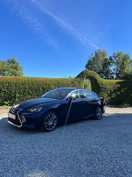 Lexus IS300h 7 of 21