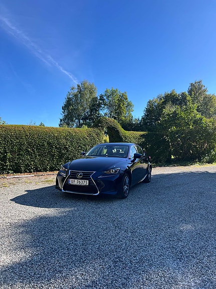 Lexus IS300h 8 of 21