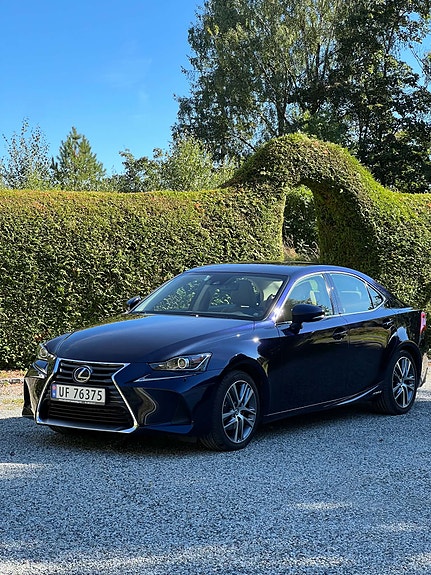 Lexus IS300h 19 of 21