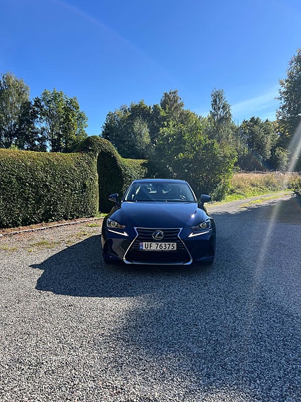 Lexus IS300h 4 of 21