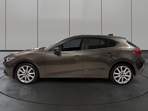 Mazda 3 2 of 26