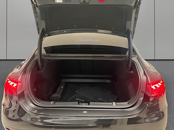 Mercedes-Benz EQE350 27 of 30