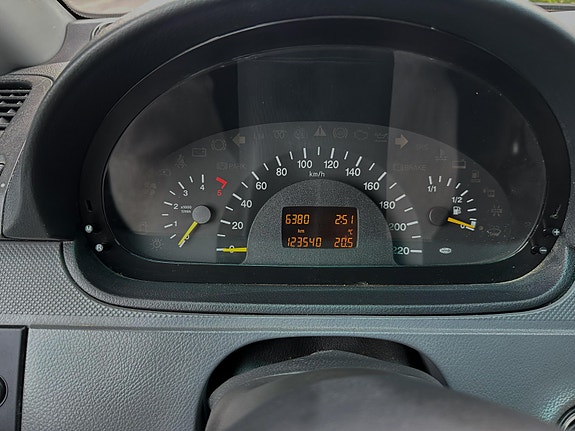 Mercedes-Benz Vito 111 29 of 30