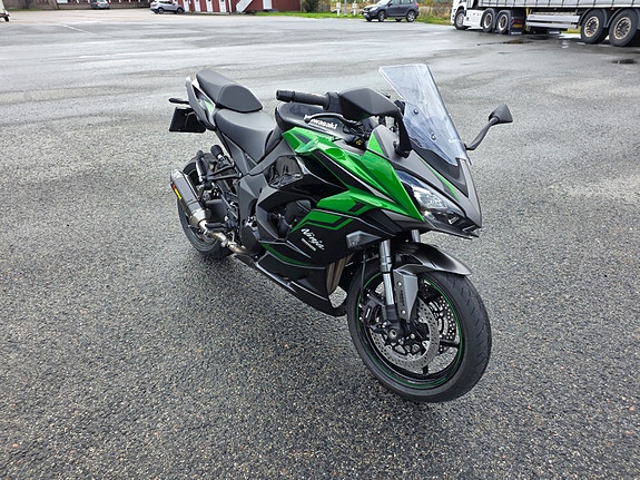 Kawasaki Ninja 1000 SX 9 of 12