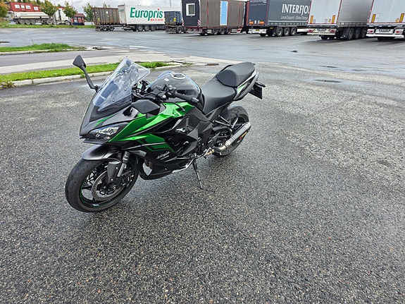 Kawasaki Ninja 1000 SX 10 of 12