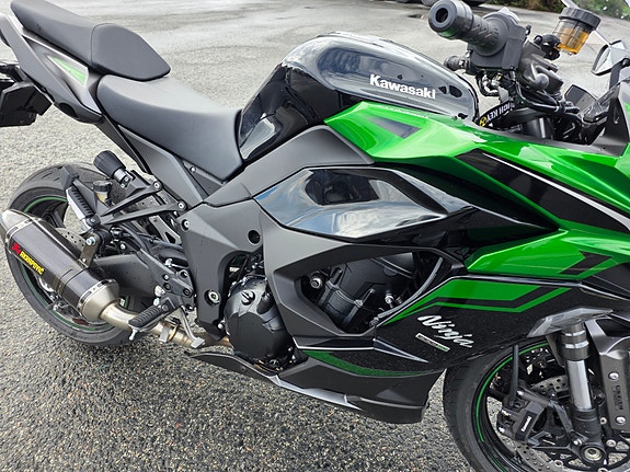 Kawasaki Ninja 1000 SX 3 of 12