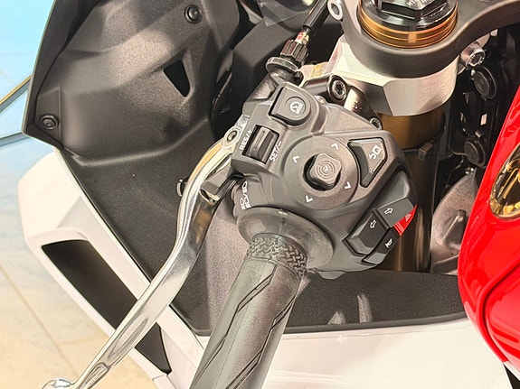 Yamaha R9 70TH EDITION // Med eksos og avslag på sykkelen 10 of 27