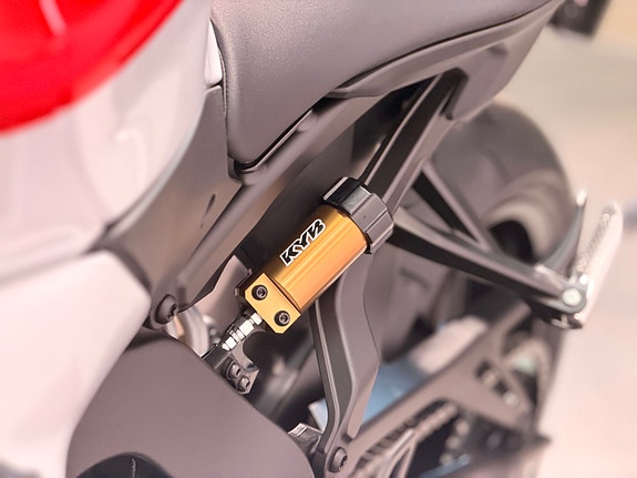 Yamaha R9 70TH EDITION // Med eksos og avslag på sykkelen 18 of 27