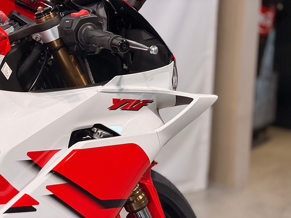 Yamaha R9 70TH EDITION // Med eksos og avslag på sykkelen 24 of 27