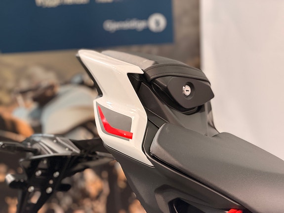 Yamaha R9 70TH EDITION // Med eksos og avslag på sykkelen 23 of 27