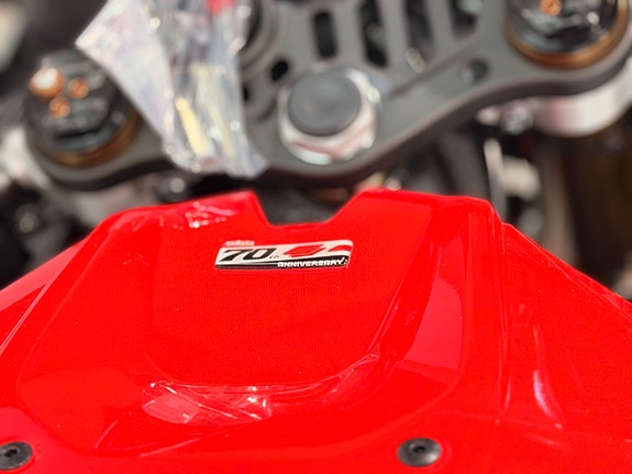 Yamaha R9 70TH EDITION // Med eksos og avslag på sykkelen 21 of 27