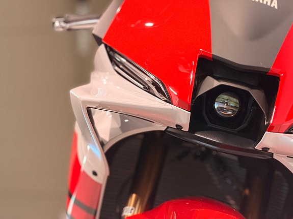 Yamaha R9 70TH EDITION // Med eksos og avslag på sykkelen 15 of 27