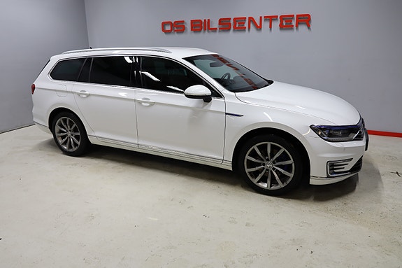 Volkswagen Passat 3 of 14