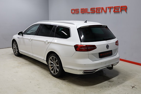 Volkswagen Passat 4 of 14