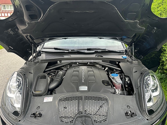 Porsche Macan 24 of 29