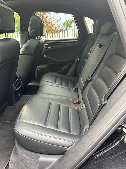 Porsche Macan 22 of 29