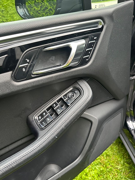 Porsche Macan 20 of 29