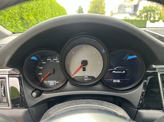 Porsche Macan 19 of 29