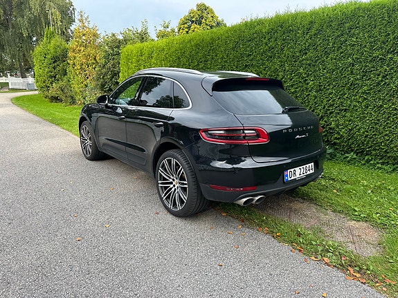 Porsche Macan 9 of 29