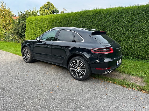 Porsche Macan 8 of 29
