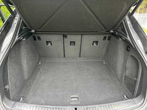 Porsche Macan 23 of 29