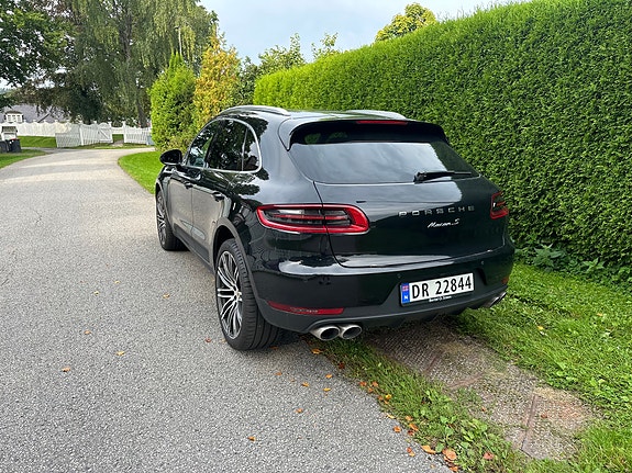 Porsche Macan 10 of 29