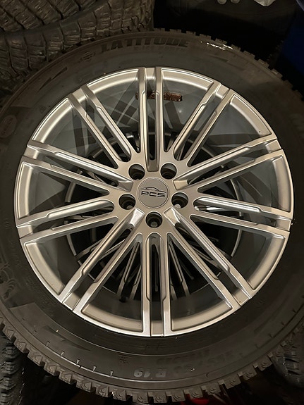 Porsche Macan 29 of 29