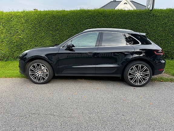Porsche Macan 5 of 29