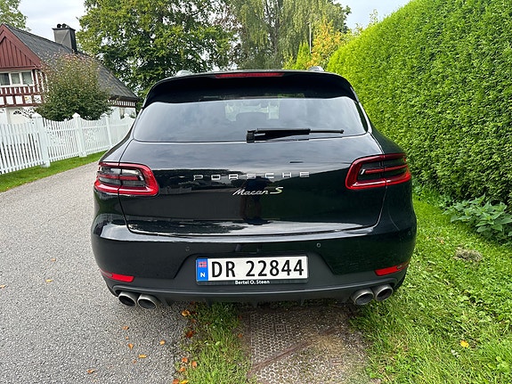 Porsche Macan 11 of 29