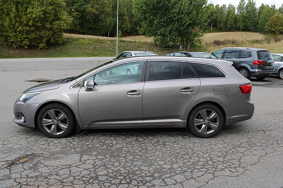 Toyota Avensis 6 of 30