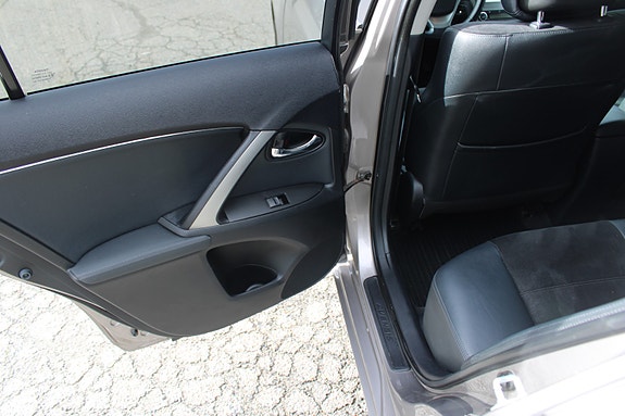 Toyota Avensis 26 of 30