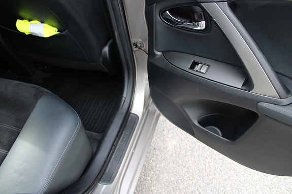 Toyota Avensis 18 of 30
