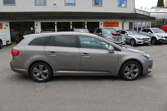 Toyota Avensis 10 of 30