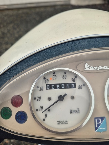 Vespa 50 8 of 9